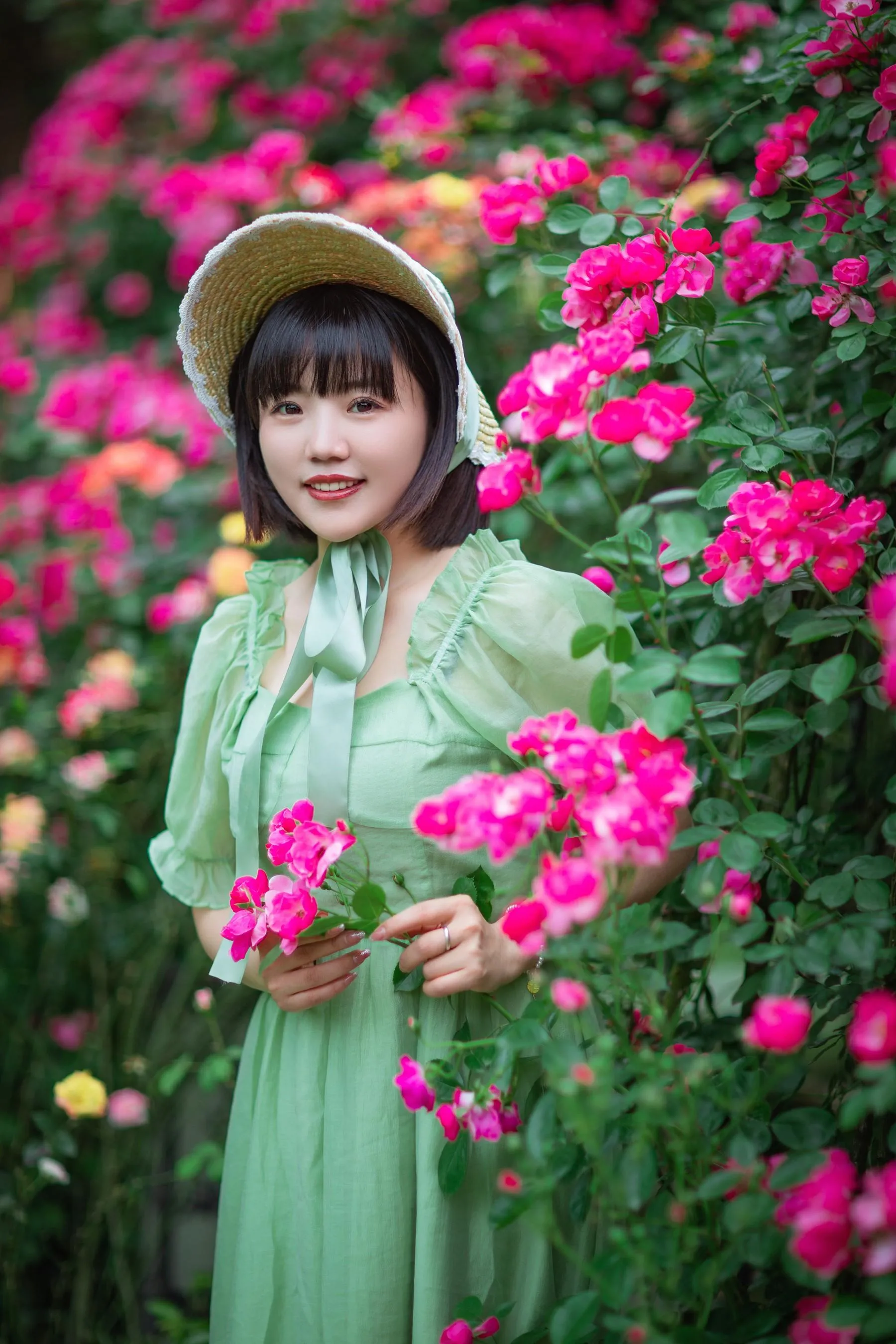 [YITUYU艺图语]2022.08.12 蔷薇花开 冬琴 [20P]插图2